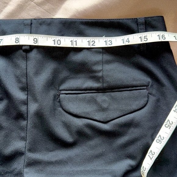 GAP Black Twill Downtown City Shorts Cuffs 11” Inseam Flat Front Belt Loops Sz 6 - Picture 12 of 12